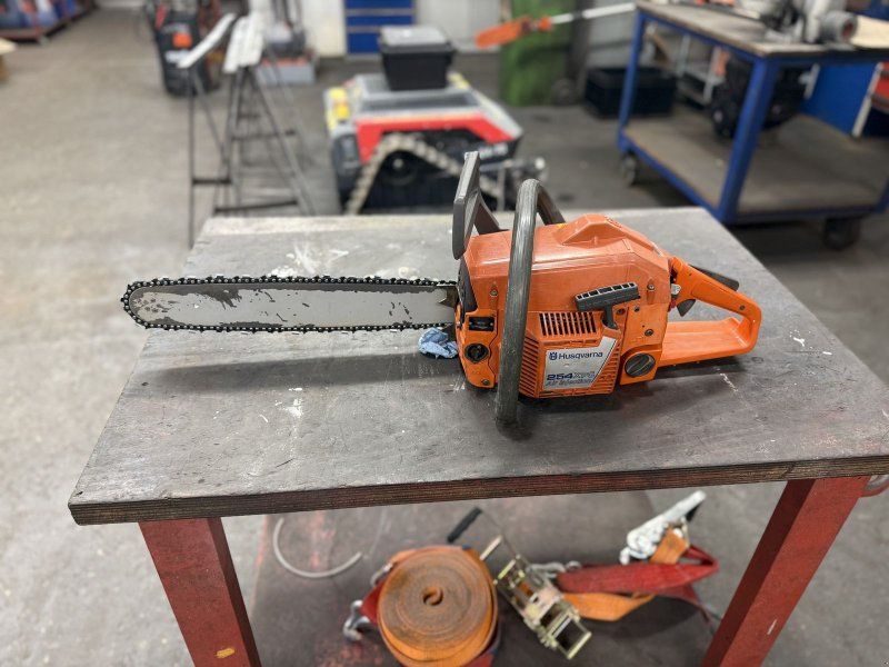 Husqvarna 254 XP mit 45cm Schwertlänge