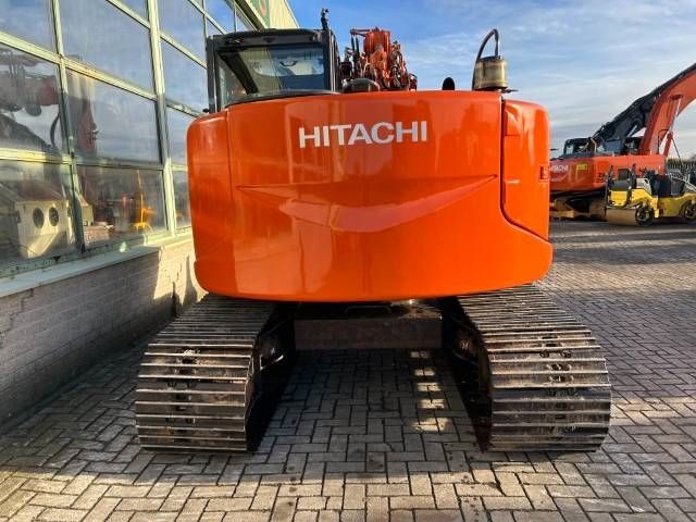 Hitachi ZX 135 US-3
