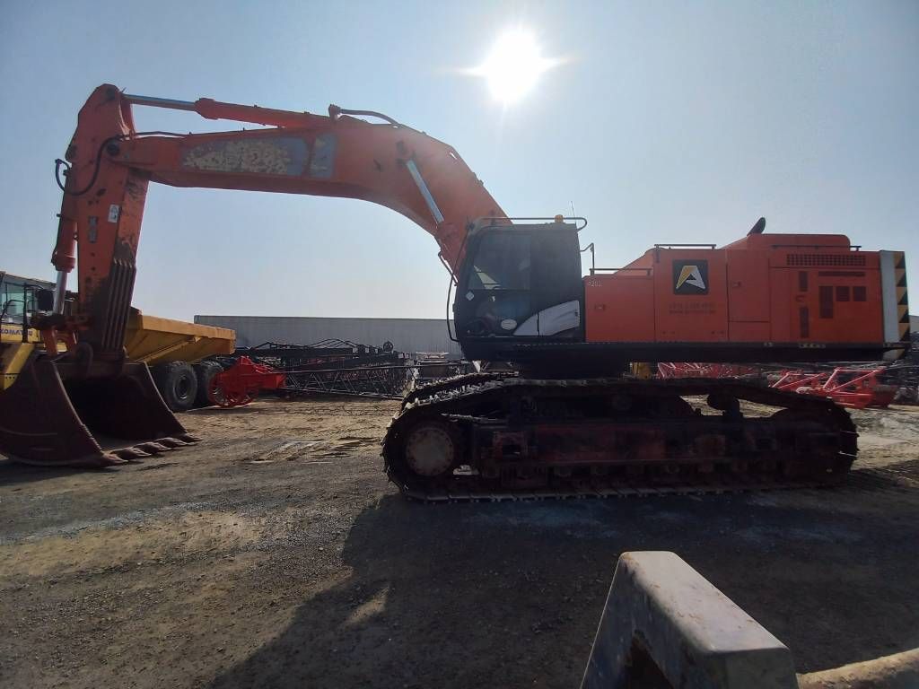 CAT ZX870-5G (Medium Reach 14m in Abu Dhabi)