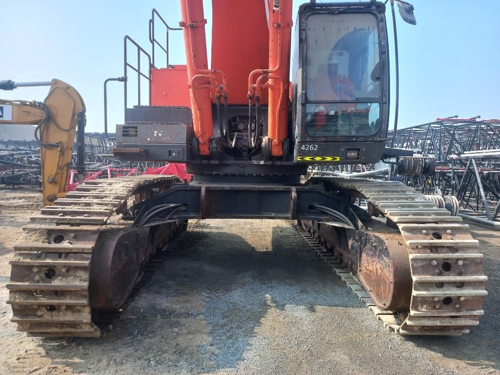 CAT ZX870-5G (Medium Reach 14m in Abu Dhabi)