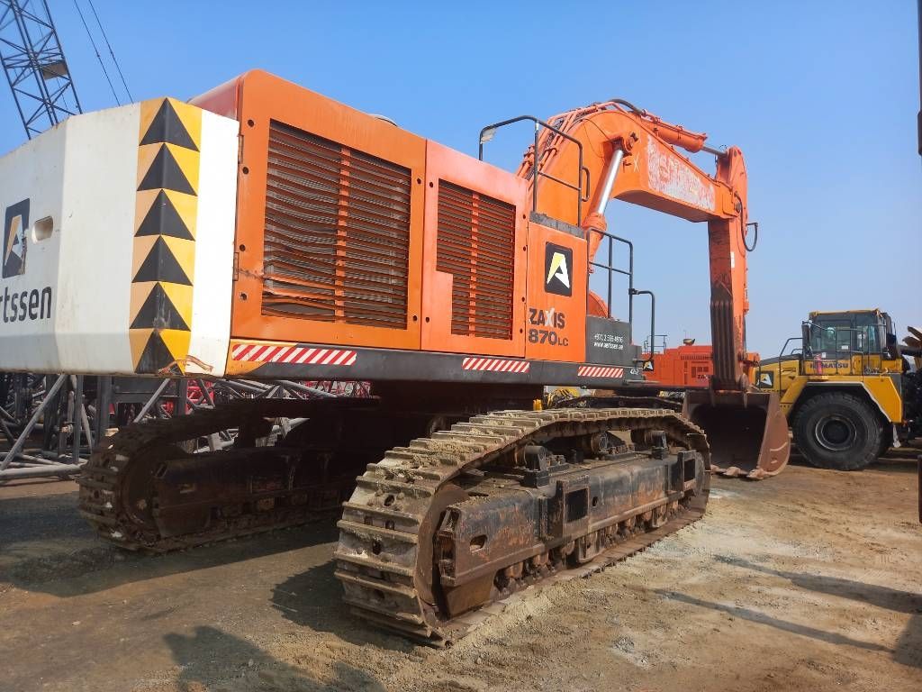 CAT ZX870-5G (Medium Reach 14m in Abu Dhabi)