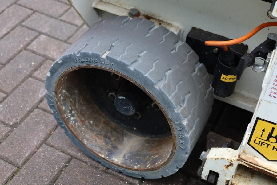 Holland Lift Ecostar HL-9710 Electric, 12m Working Height, 325k