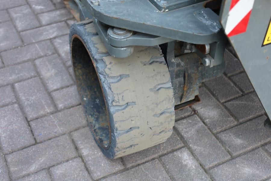 Holland Lift Ecostar HL-11812 Electric, 14m Working Height, 300