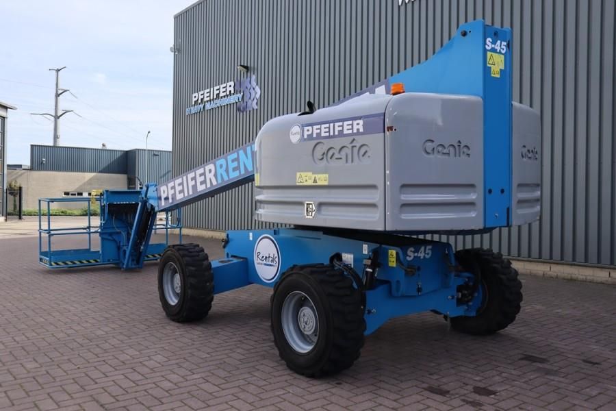 Genie S45 Valid inspection, *Guarantee! Diesel, 4x4 Driv