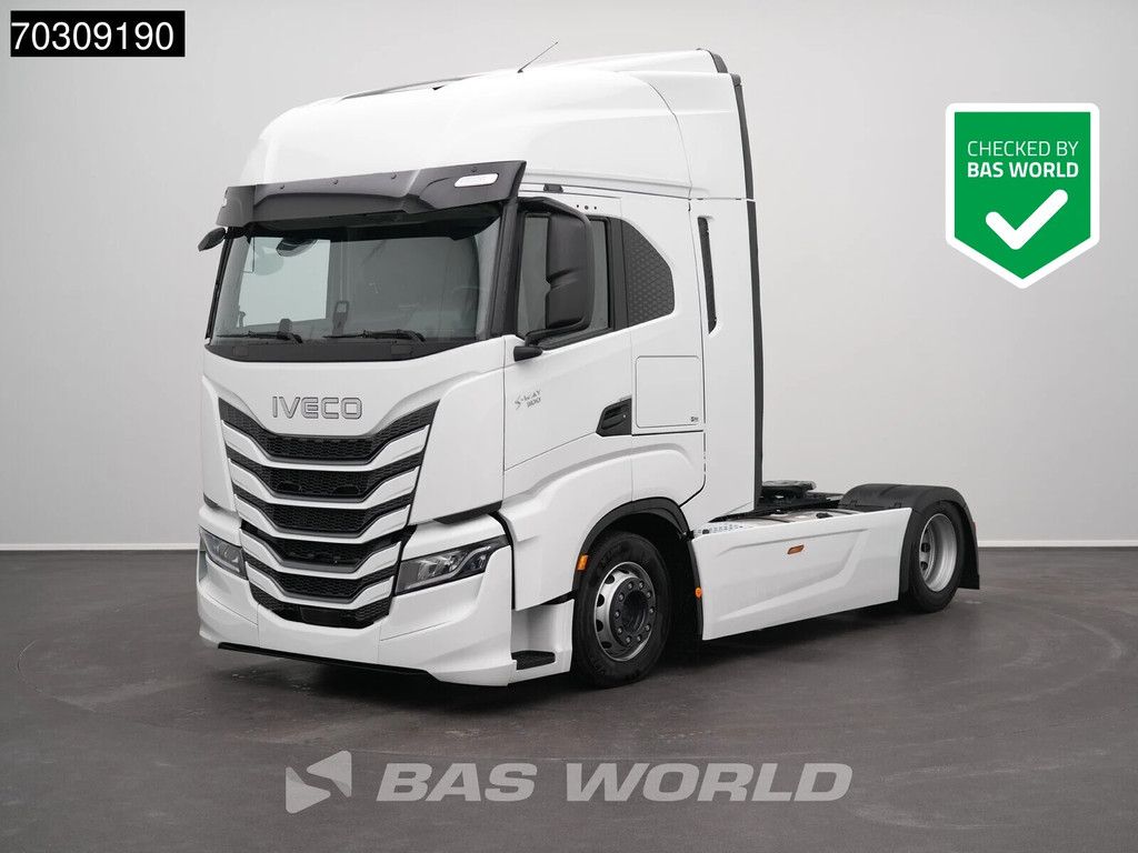 Iveco S-Way 500 4X2 NEW! 2xTanks Retarder ADR Standklima LED