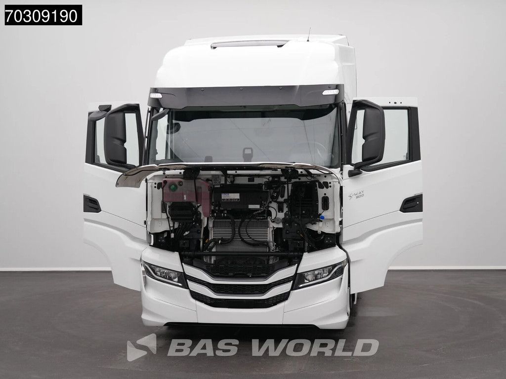 Iveco S-Way 500 4X2 NEW! 2xTanks Retarder ADR Standklima LED