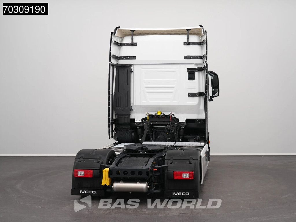 Iveco S-Way 500 4X2 NEW! 2xTanks Retarder ADR Standklima LED