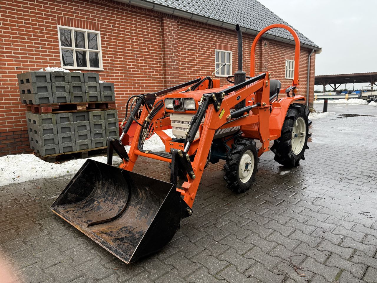 Kubota B1502DT with Front Loader