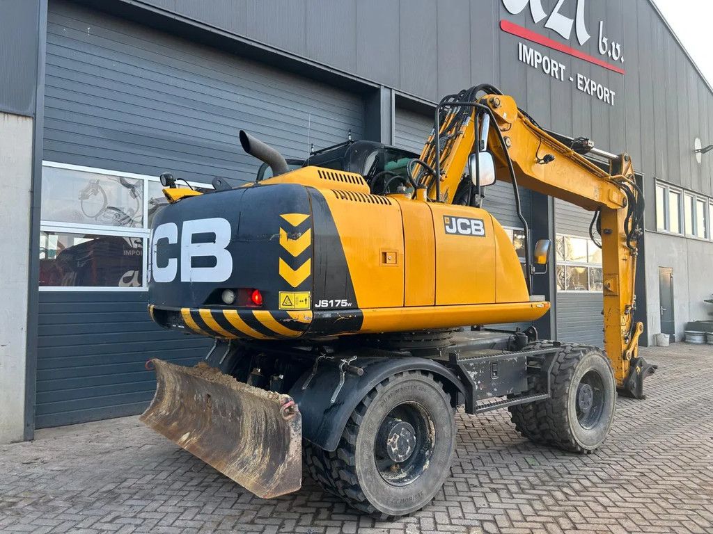 JCB JS175W