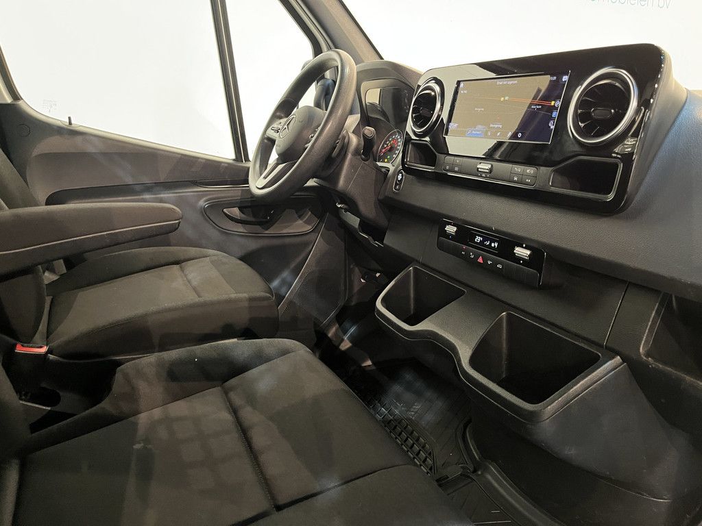Mercedes-Benz Sprinter 317 CDI L3 RWD Automaat Open Laadbak / Euro 6 / Trekhaak 3500 KG / Airco / Cruise Control / CarPlay / Navigatie / 3-ZIts / 27.000 KM !!
