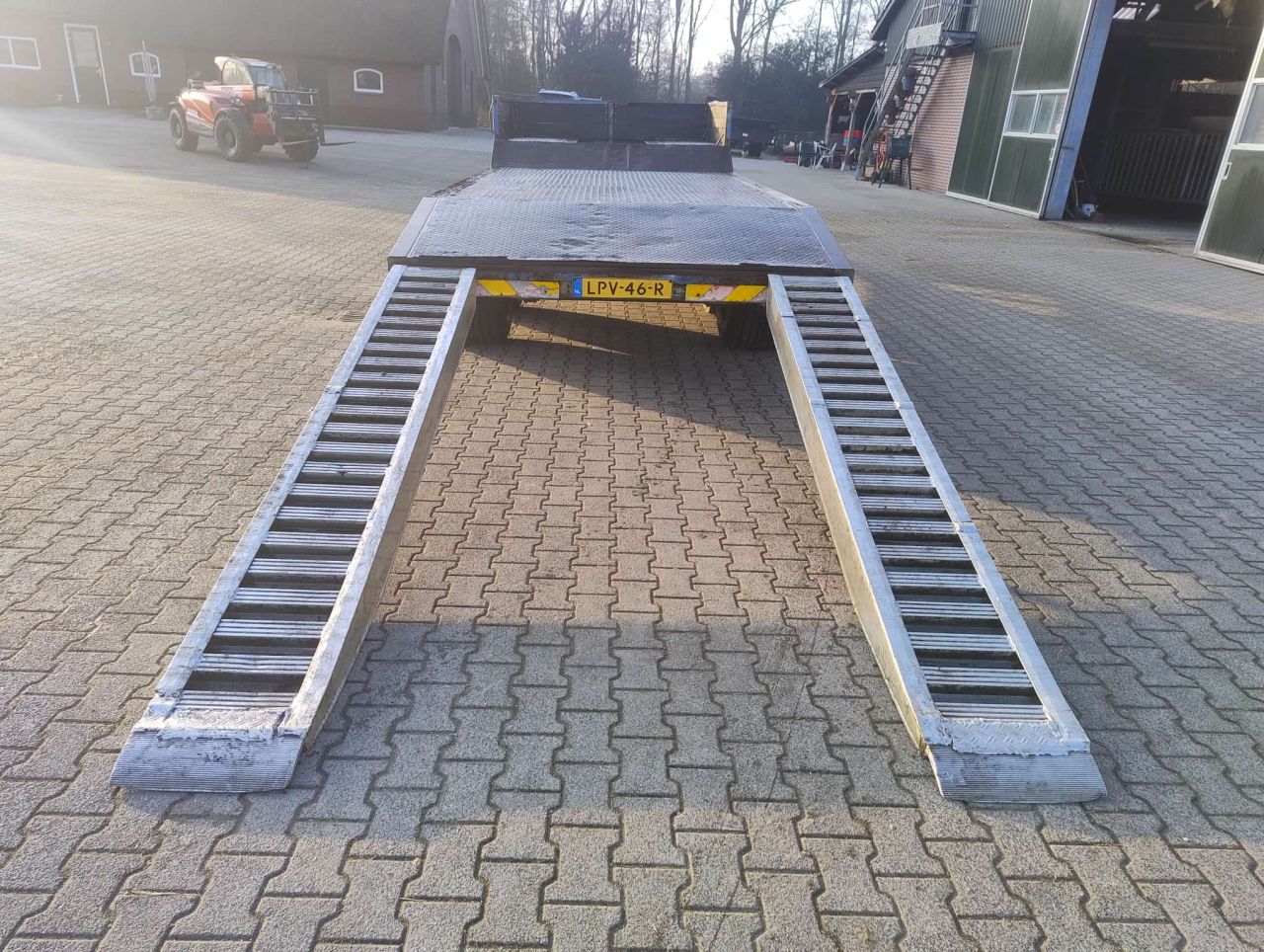 Oprijkar dieplader machinetransporter 12t