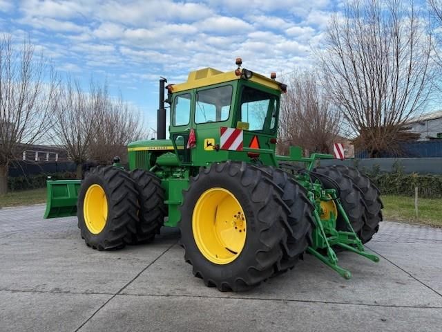 John Deere 7520