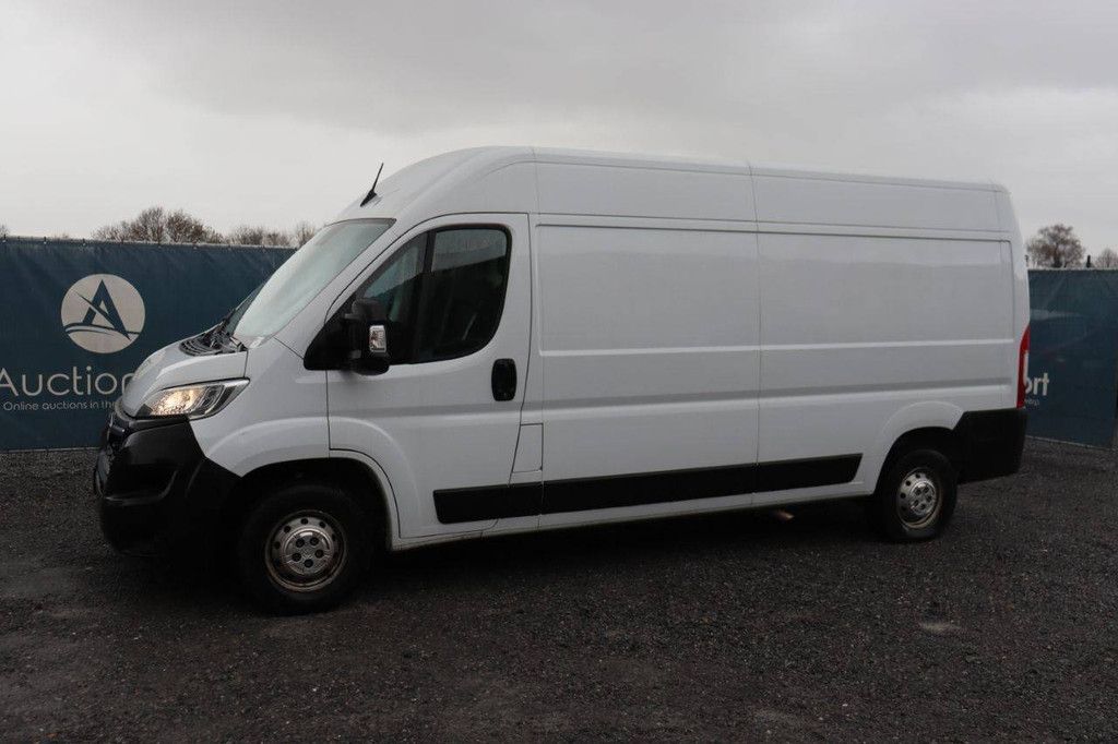 Opel Movano Diesel 2023 Transporter