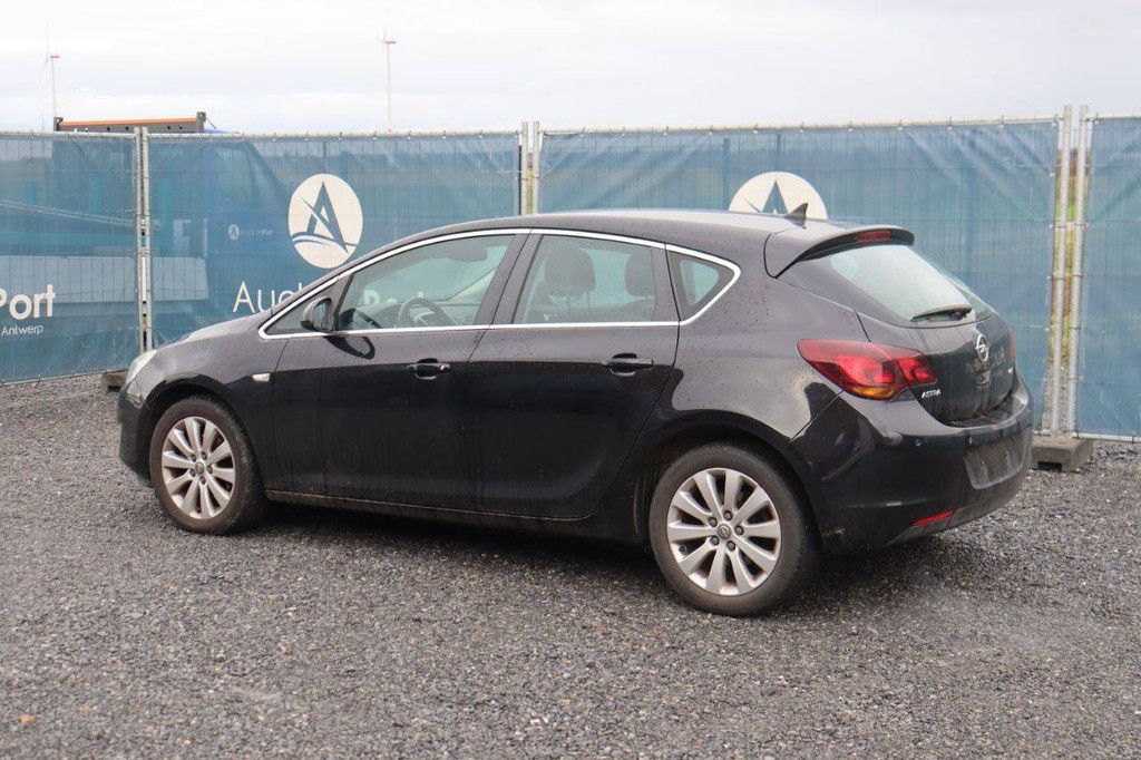 Passenger car Opel Astra CDTI Diesel 2011 (Margin)