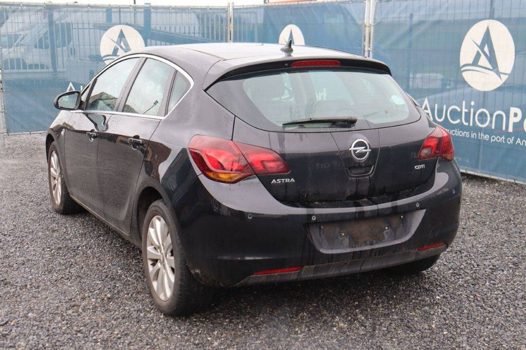 Passenger car Opel Astra CDTI Diesel 2011 (Margin)