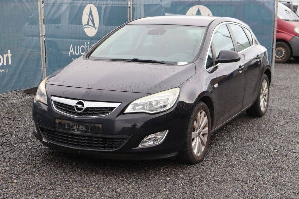 Passenger car Opel Astra CDTI Diesel 2011 (Margin)