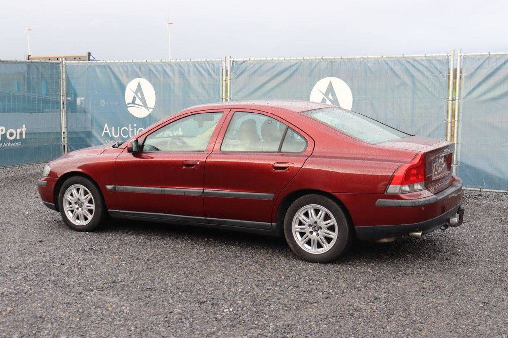 Pkw Volvo S60 LPG + Benzin 2001 (Marge)