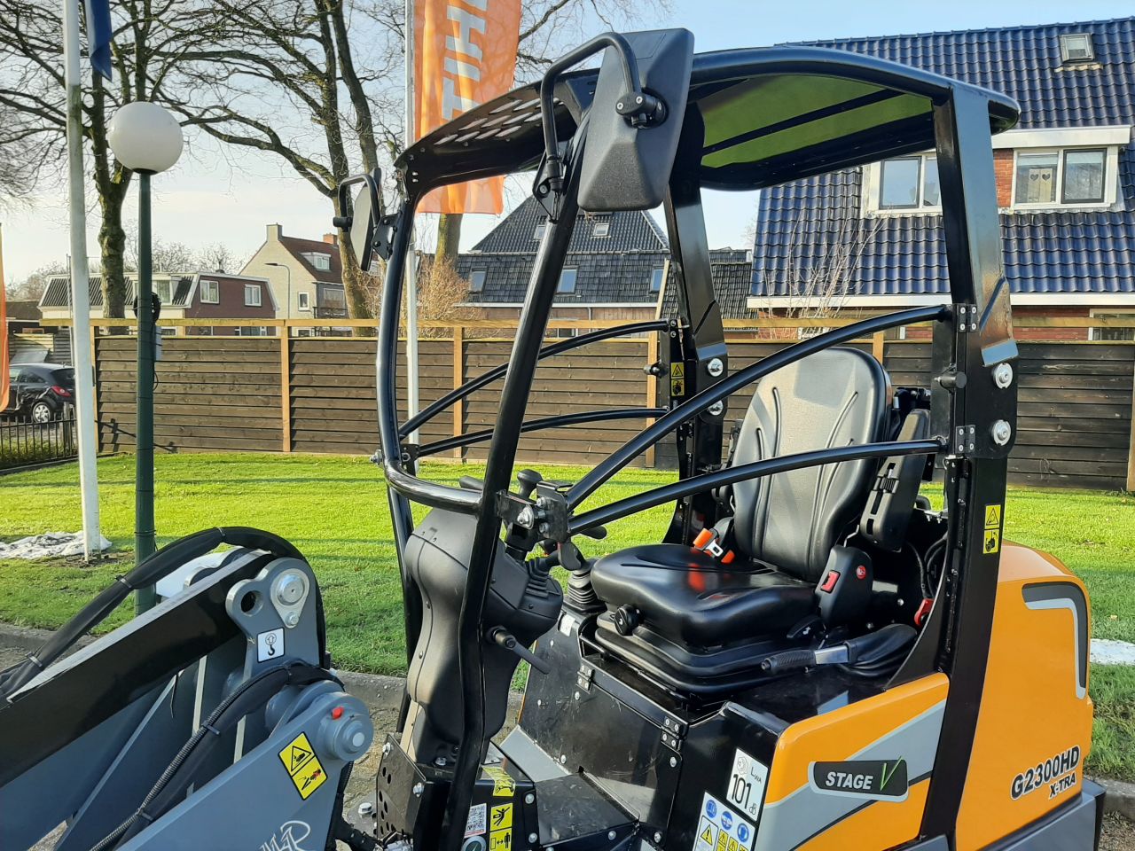 GiANT G2300 X-tra HD kniklader / shovel