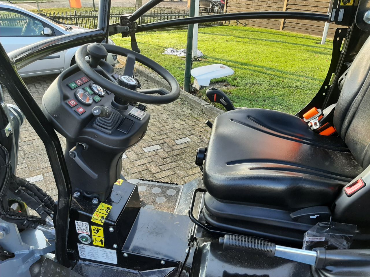 GiANT G2300 X-tra HD kniklader / shovel