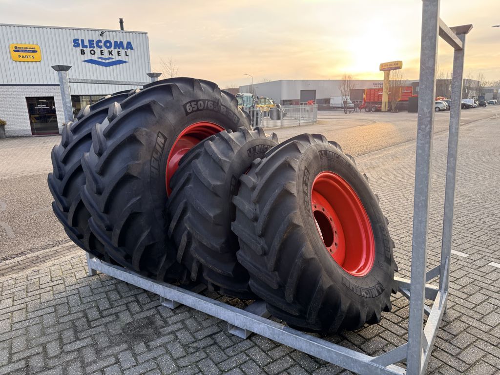 Michelin Multibib 650/65R38 & 540/65R28 Set