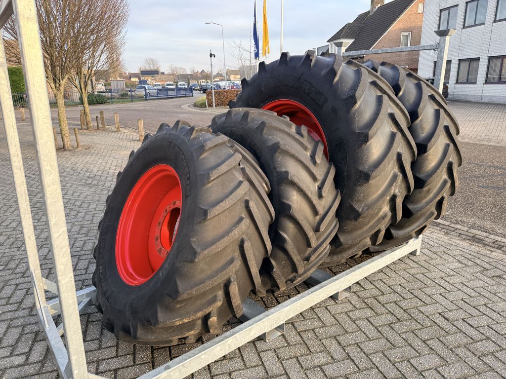 Michelin Multibib 650/65R38 & 540/65R28 Set