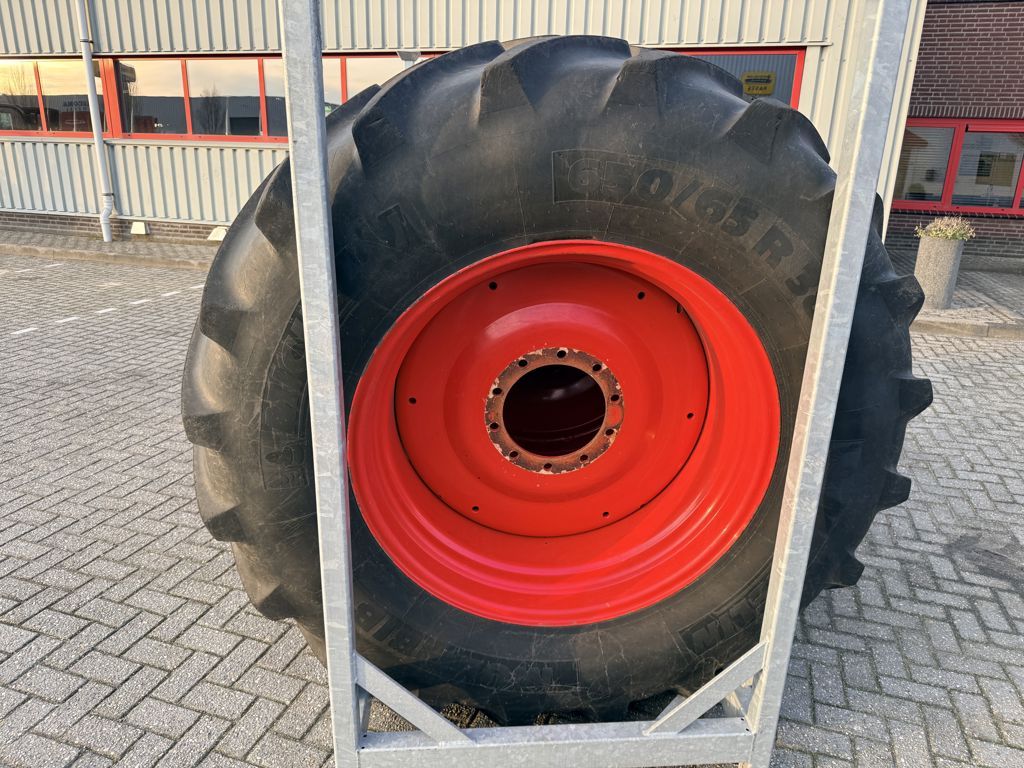 Michelin Multibib 650/65R38 & 540/65R28 Set