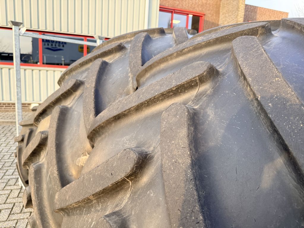 Michelin Multibib 650/65R38 & 540/65R28 Set