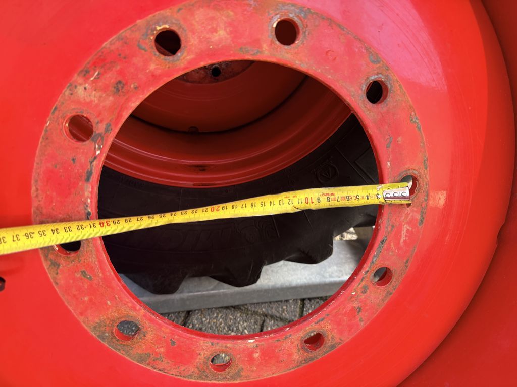 Michelin Multibib 650/65R38 & 540/65R28 Set