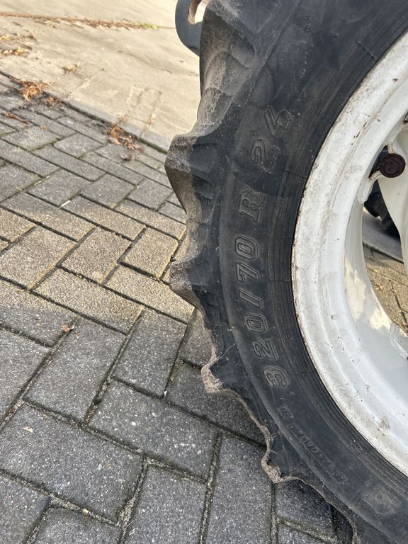 New Holland TN75S 2000