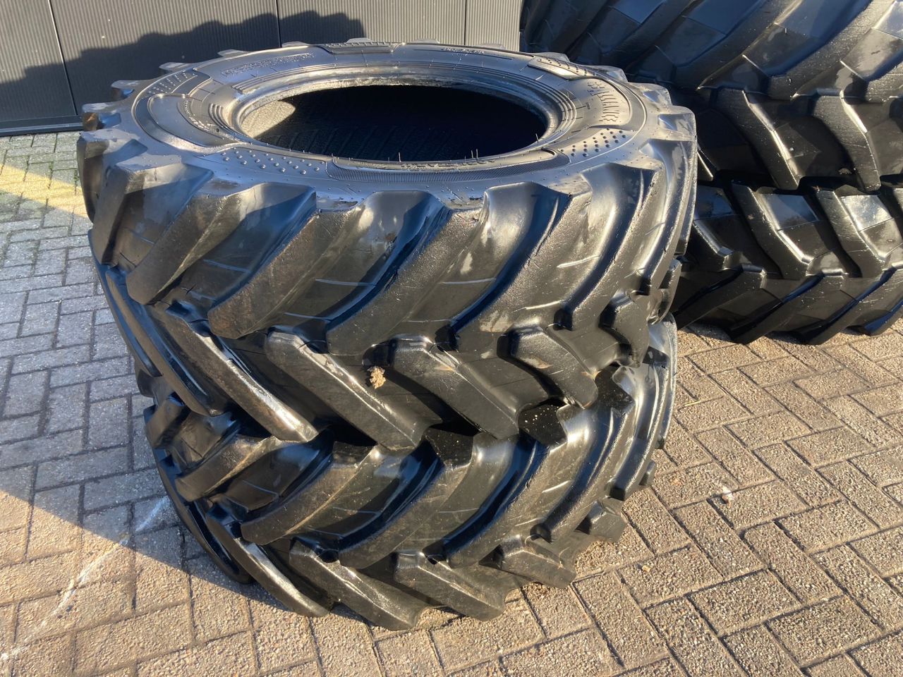 Trelleborg 540/65 R38 + Alliance 420/70R24