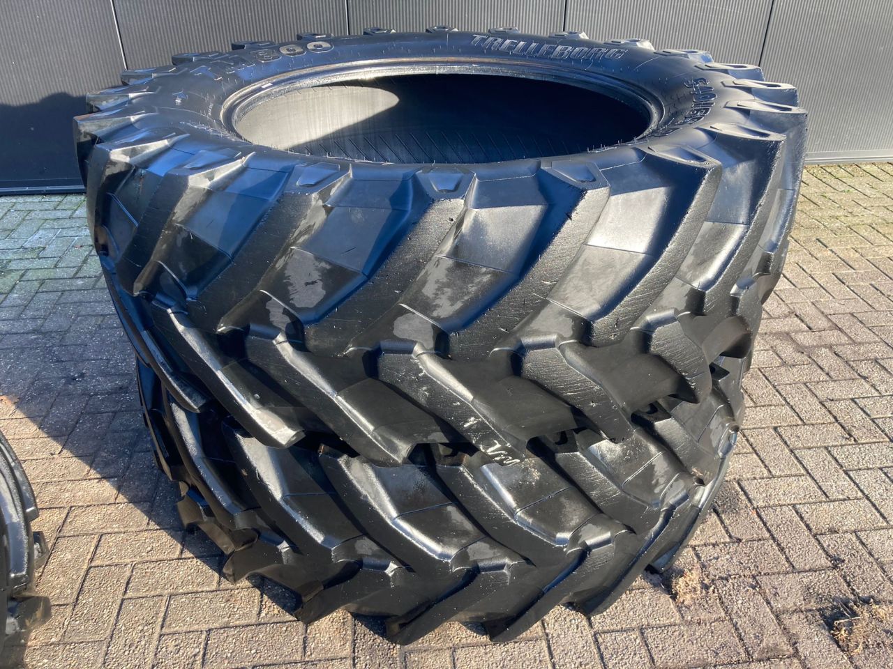 Trelleborg 540/65 R38 + Alliance 420/70R24