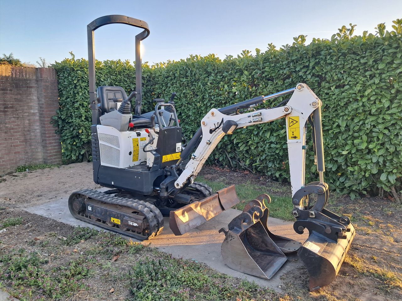 Minigraver Bobcat E10 ( Bj 2017 ) Graafmachine / Minikraan