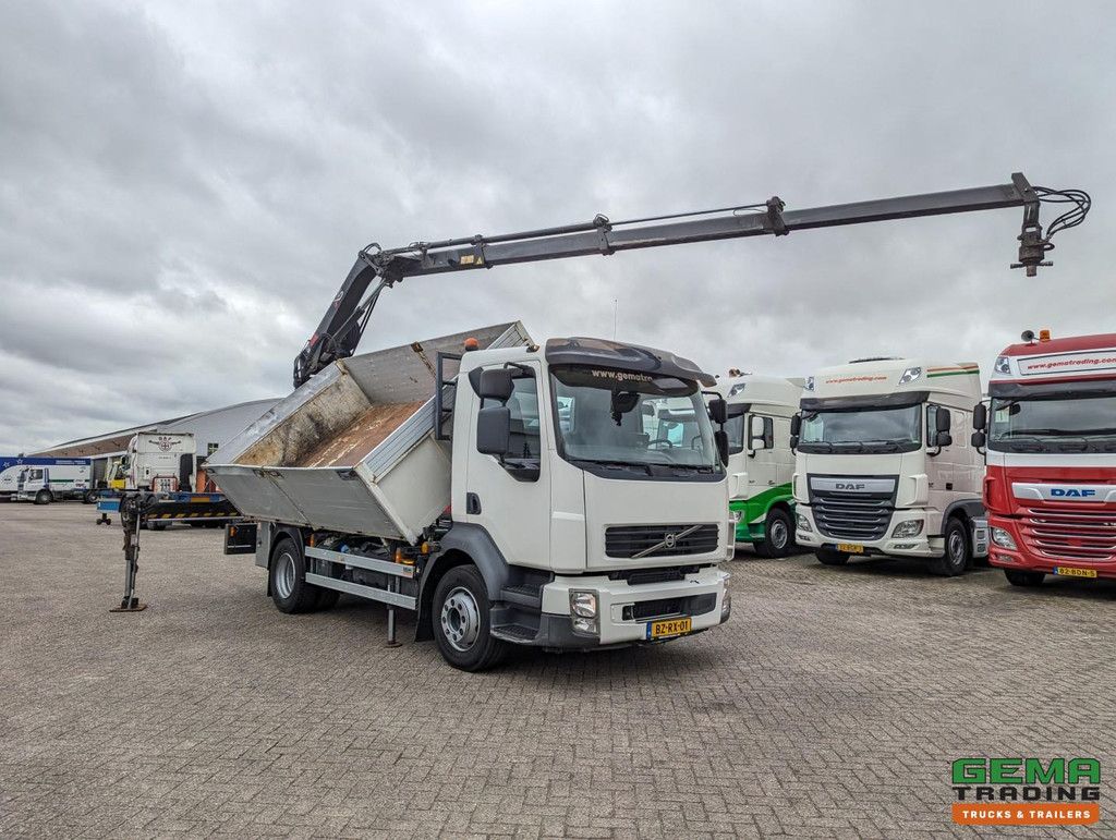 Volvo FL240 4x2 Daycab Euro5 – 2 Seitenkipper + Kran Hiab 088ES-3 HIDUO – Fernbedienung - 39.900 km!