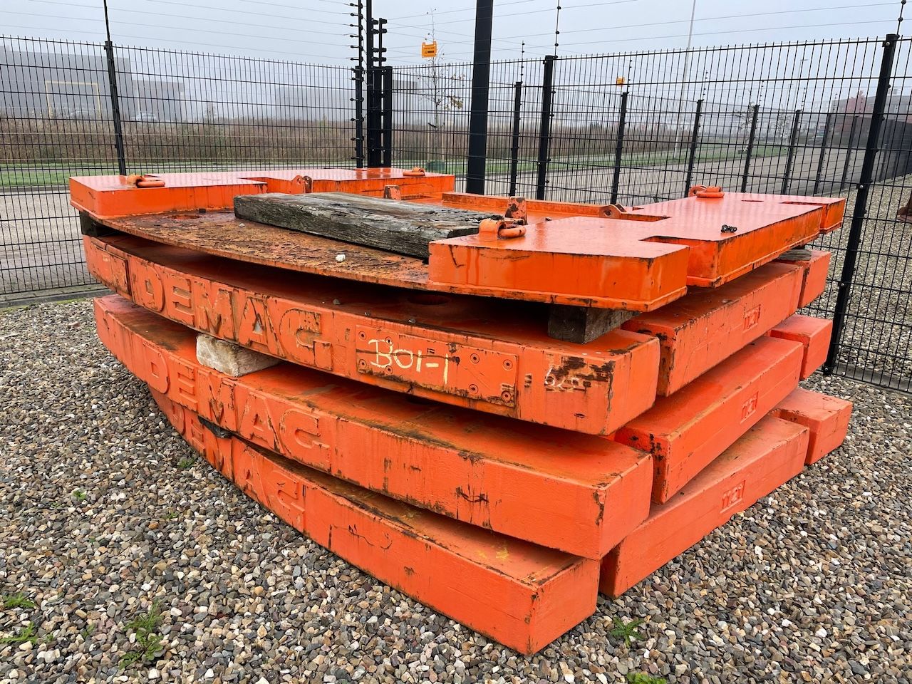 Demag AC300 Telekraan