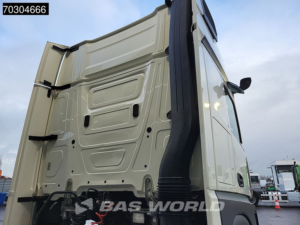 Mercedes Actros 1845 4X2 GigaSpace Retarder MirrorCam Navi Euro 6