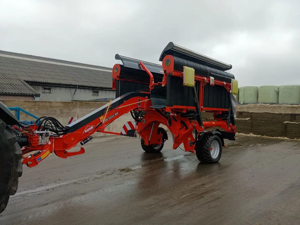 Kuhn MERGE MAXX 950 Bandenhark