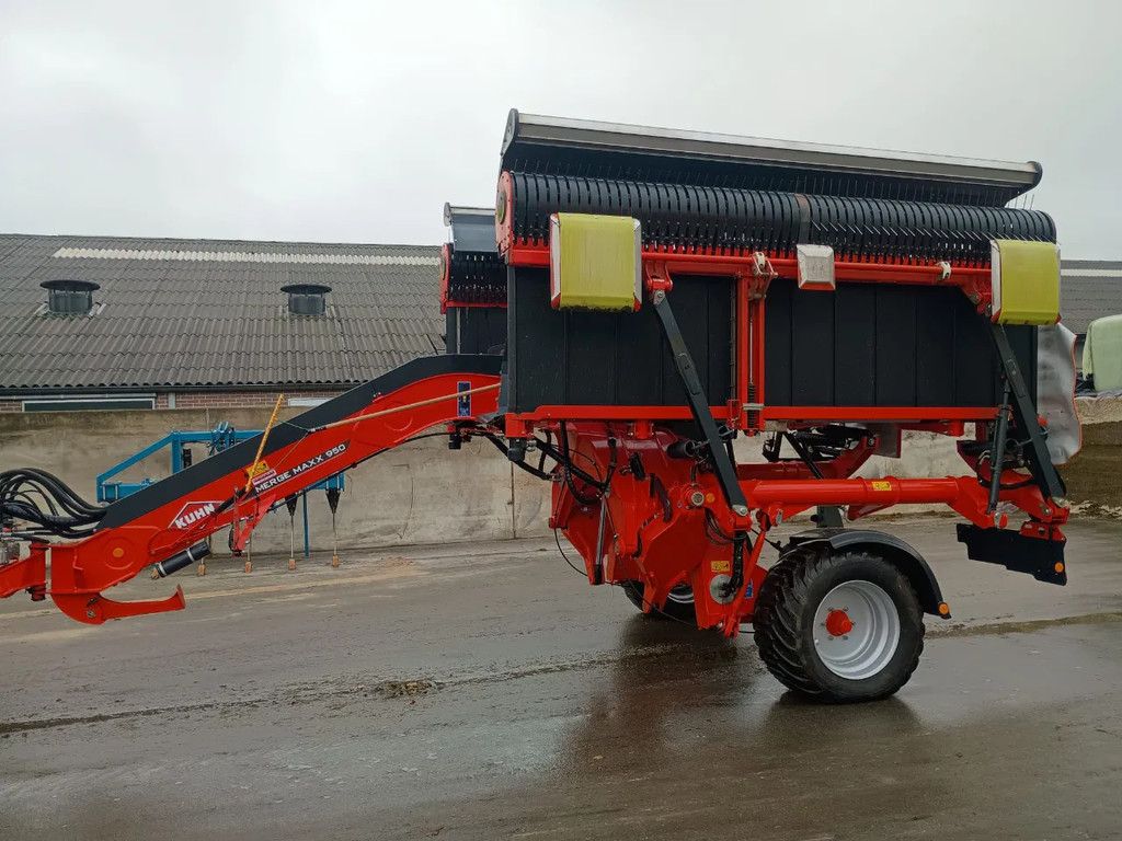 Kuhn MERGE MAXX 950 Bandenhark