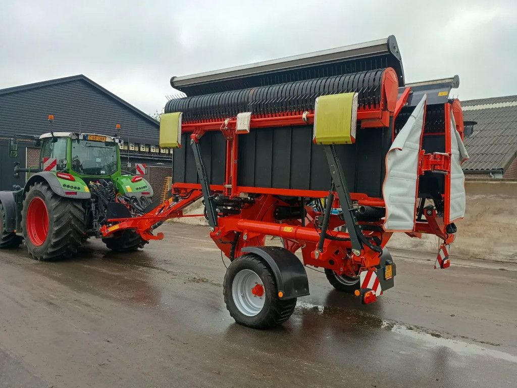 Kuhn MERGE MAXX 950 Bandenhark