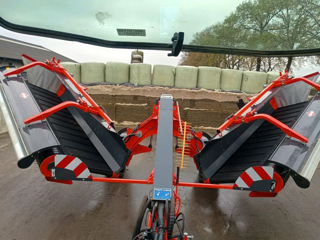 Kuhn MERGE MAXX 950 Bandenhark