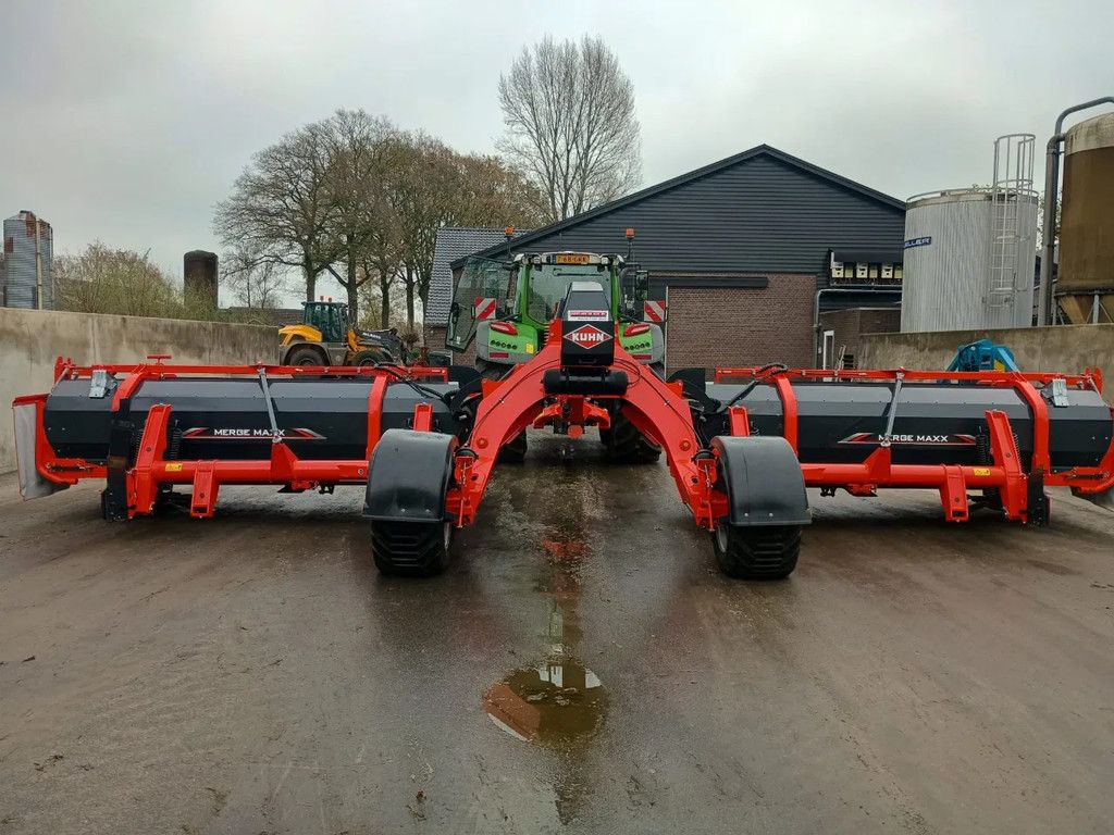 Kuhn MERGE MAXX 950 Bandenhark