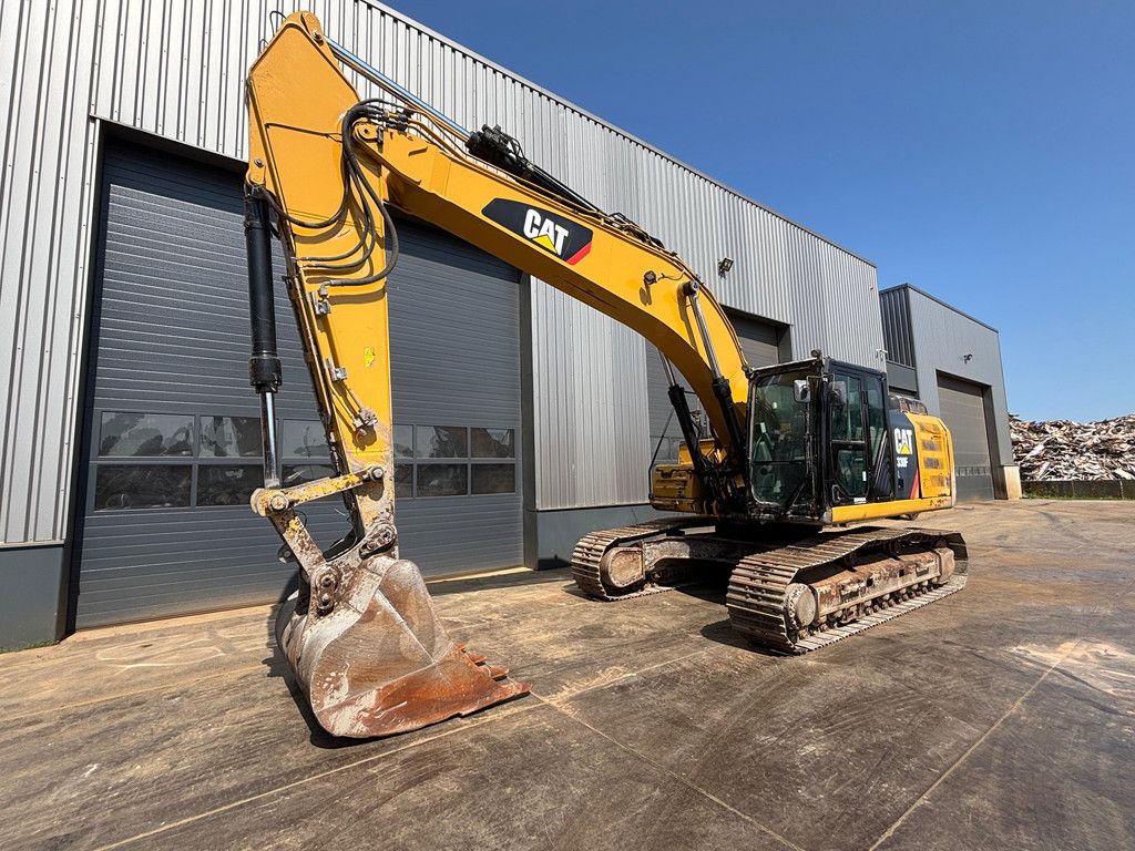 Caterpillar 330FL