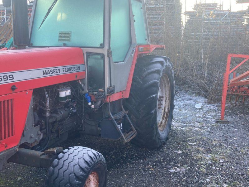 Massey Ferguson 699