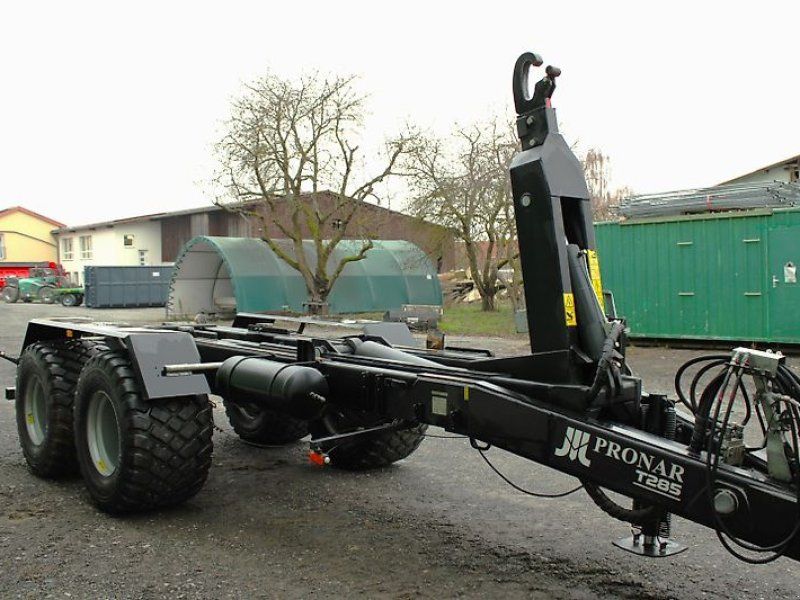 Pronar T 285 Haken-Anhänger 21to Boogie-Fahrwerk 600/50R22,5 Allian