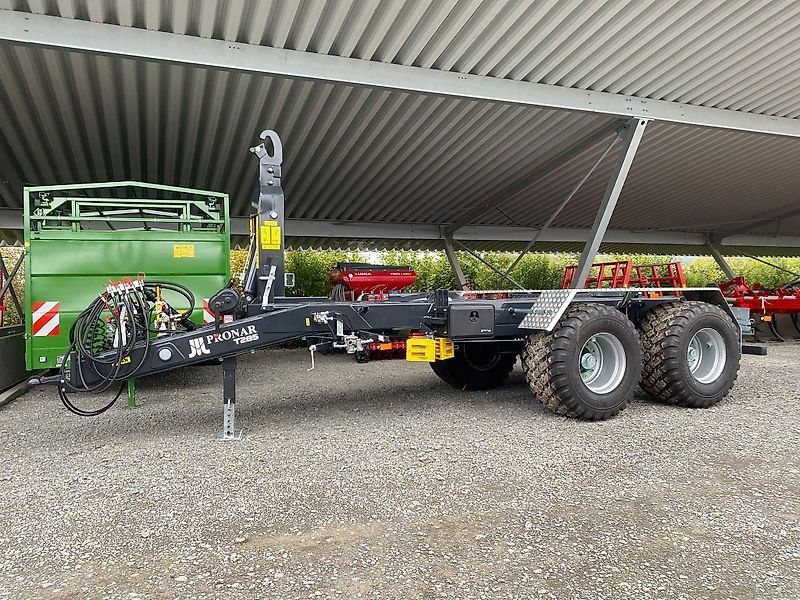 Pronar T 285 Haken-Anhänger 21 to Boogie-Fahrwerk