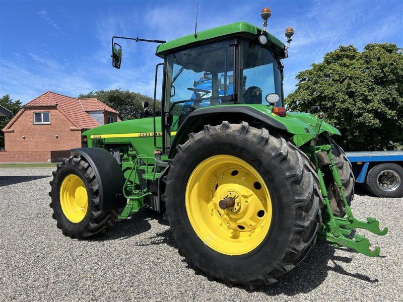 John Deere 8100