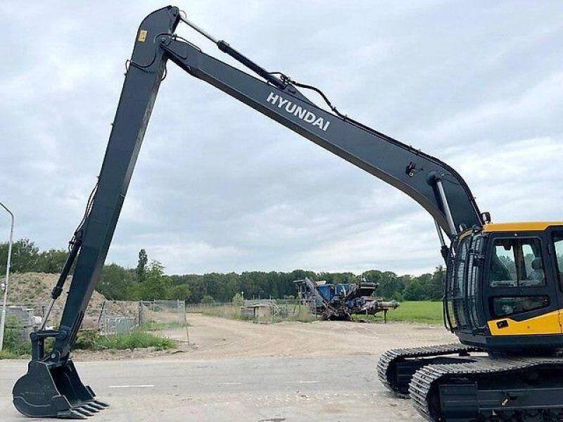 Hyundai R245LR