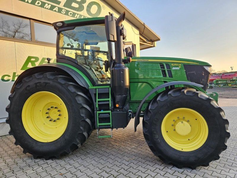 John Deere 6250R