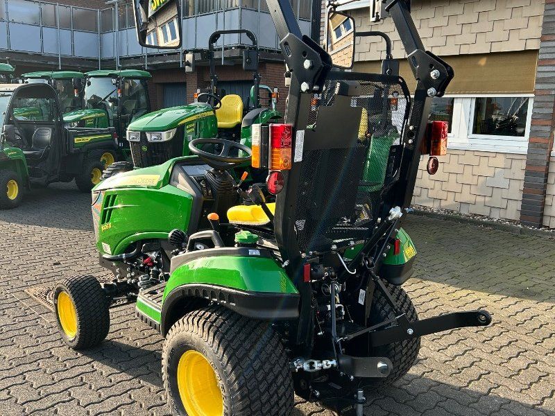 John Deere 1026R ROPS