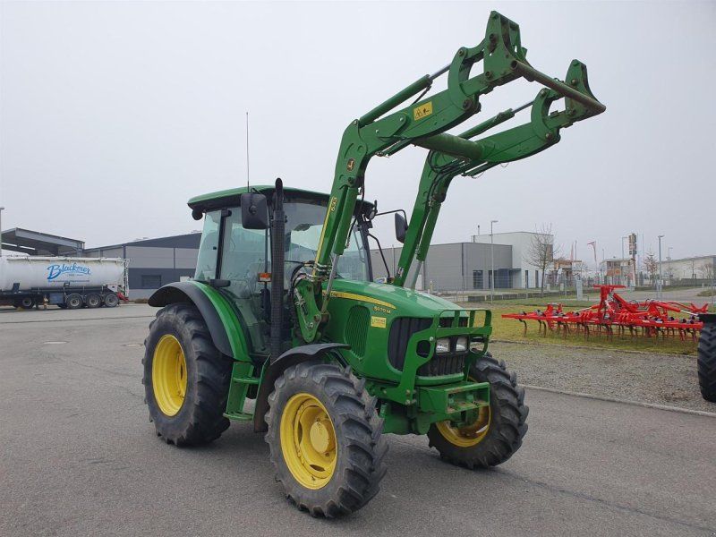 John Deere 5070M