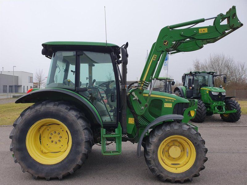 John Deere 5070M